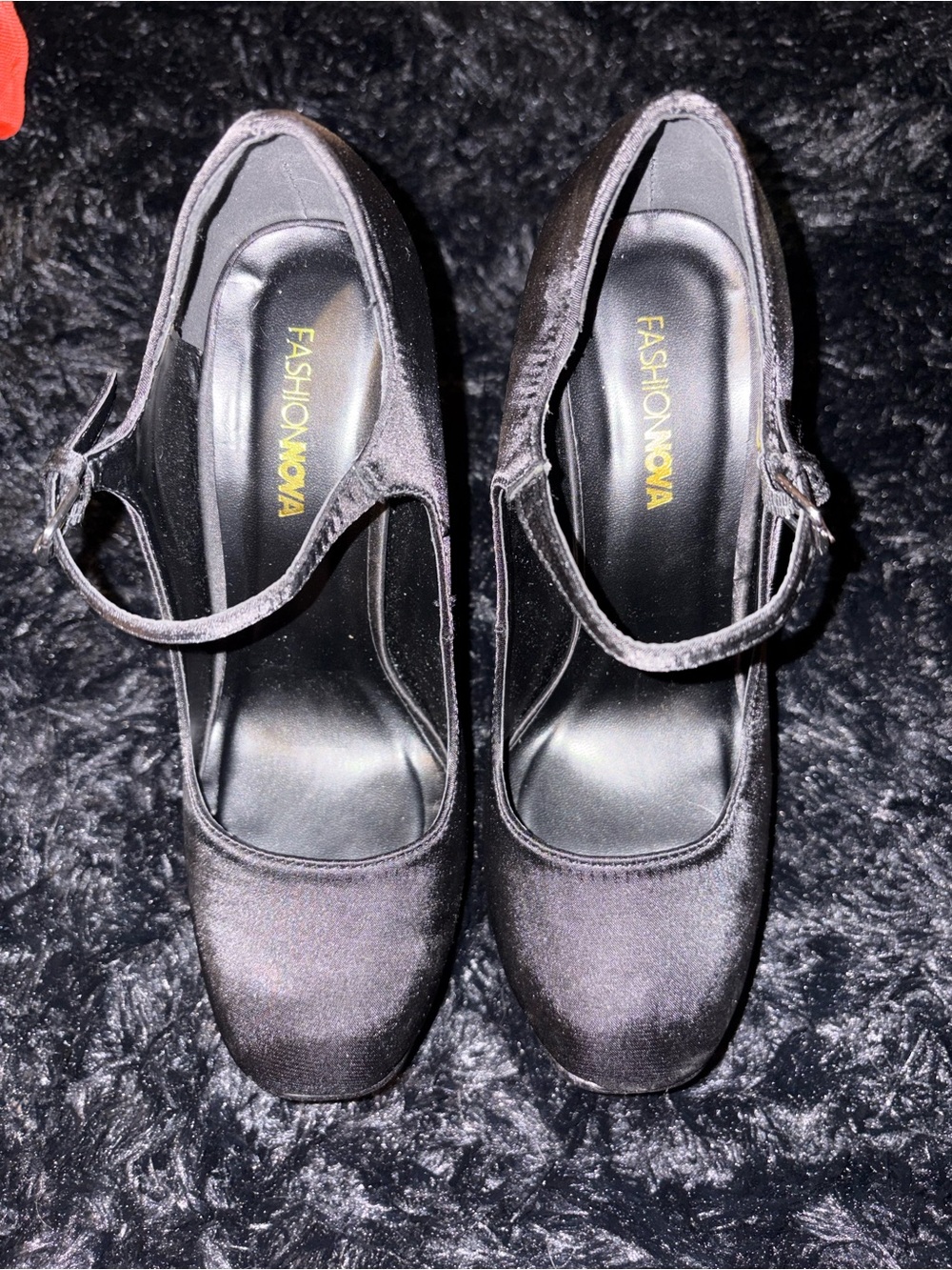 Heels - Picture 2 of 8